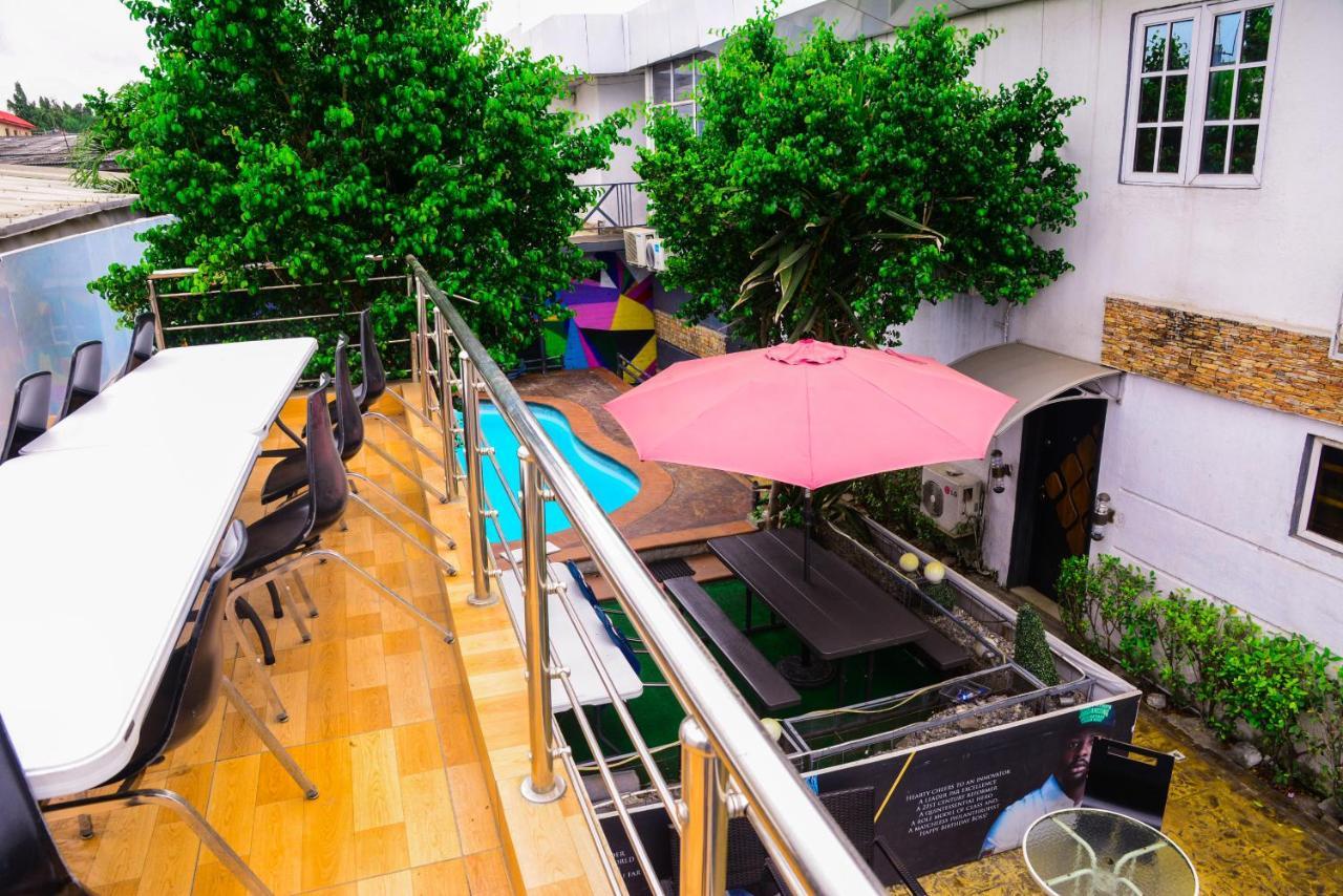 Connecting Lagos Suites Exteriér fotografie