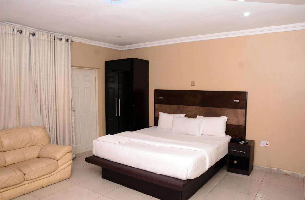 Connecting Lagos Suites Exteriér fotografie