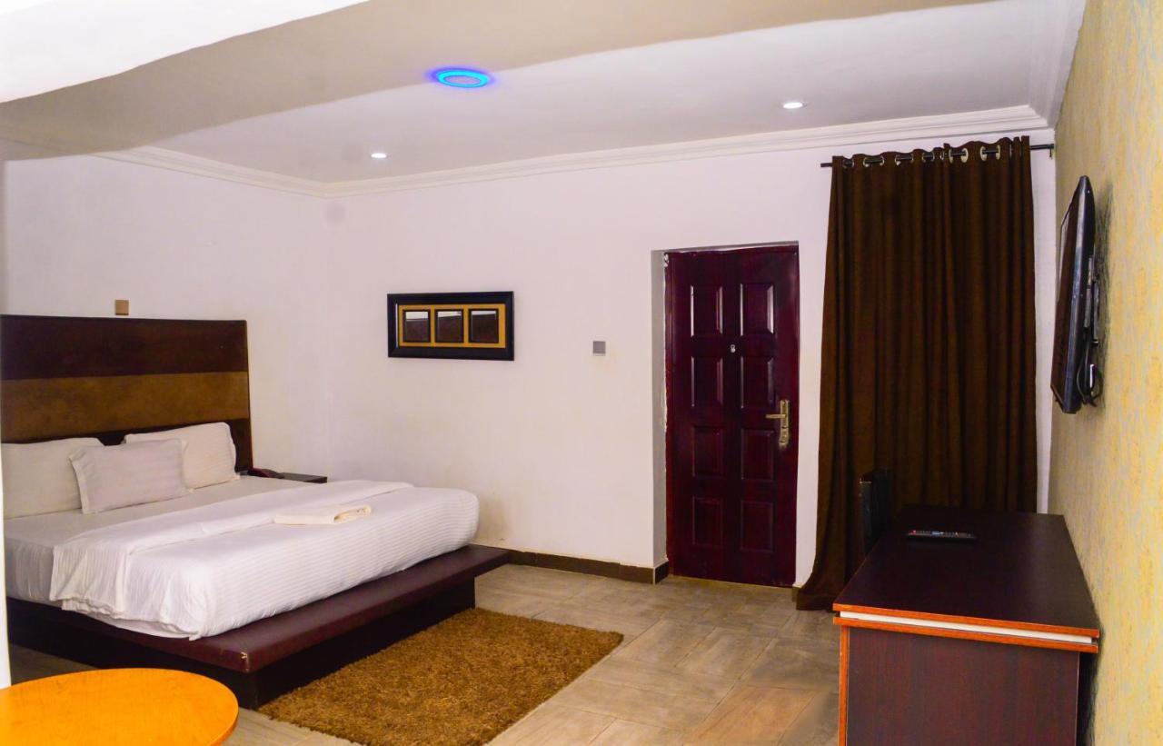 Connecting Lagos Suites Exteriér fotografie
