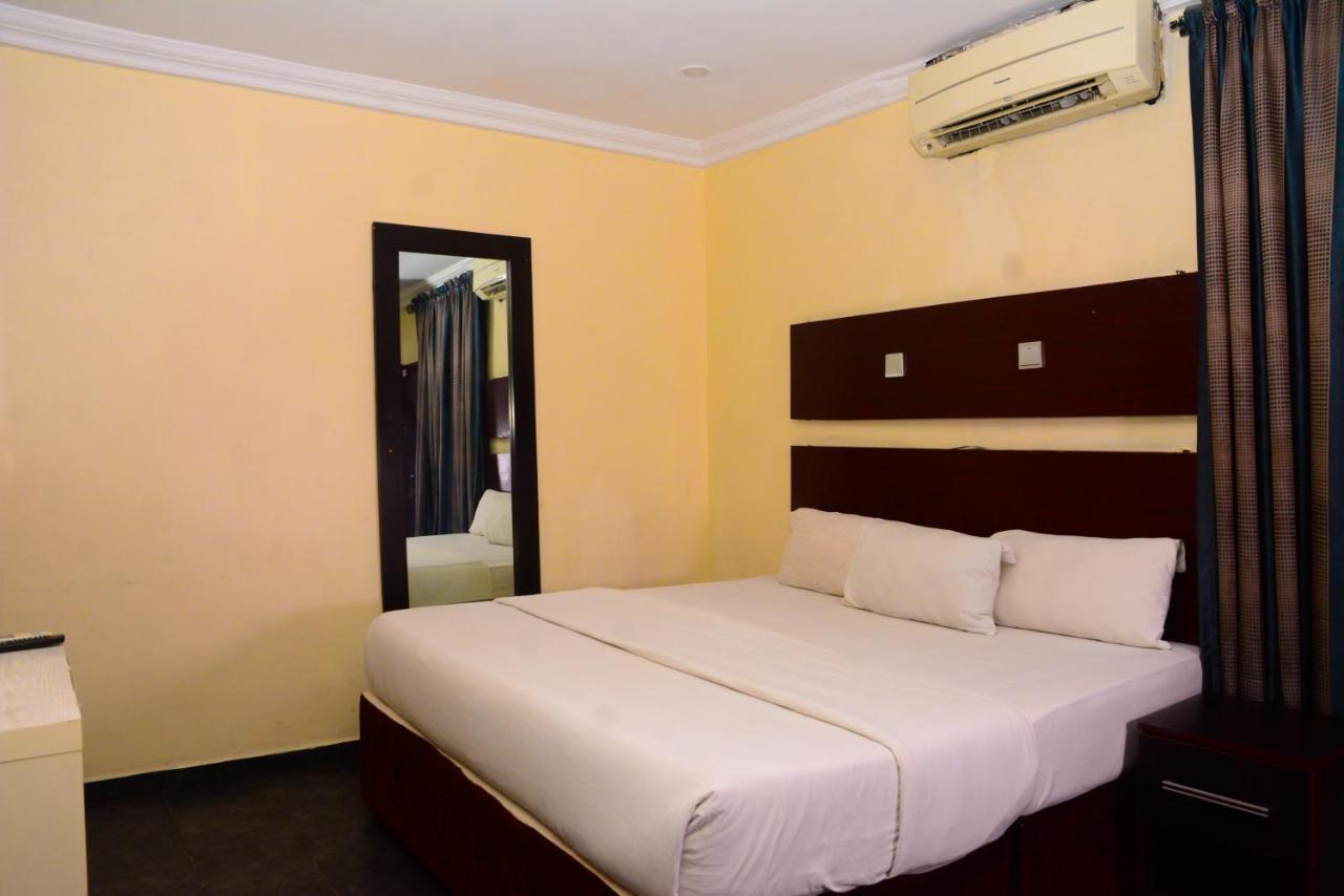 Connecting Lagos Suites Exteriér fotografie